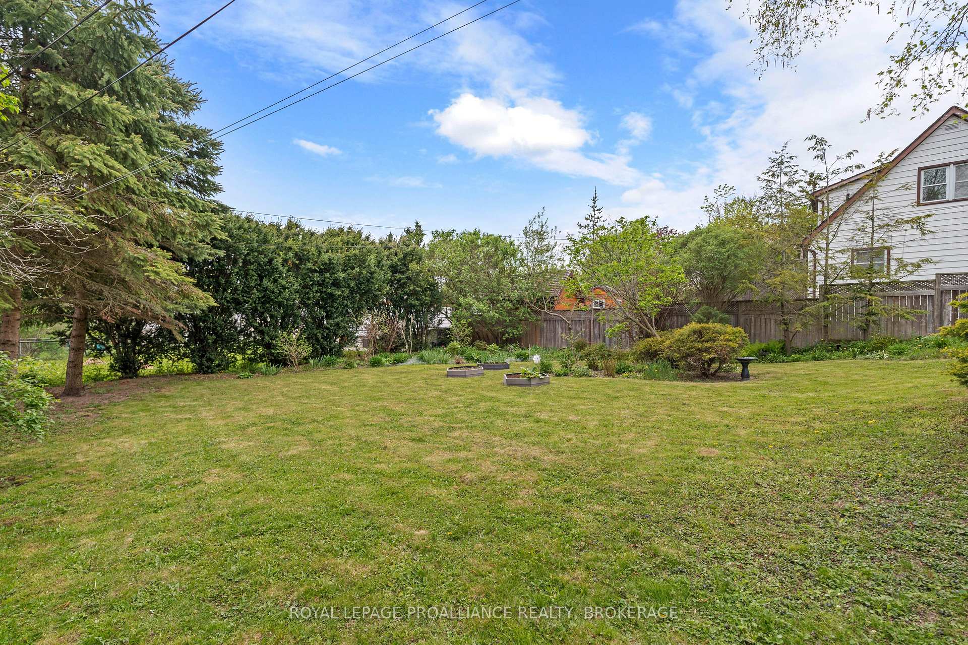 Photo 33 of 100 Indian Road, Kingston, West of Sir John A. Blvd — HOMEH