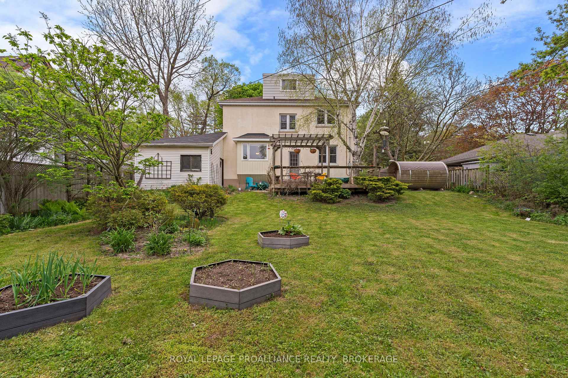 Photo 34 of 100 Indian Road, Kingston, West of Sir John A. Blvd — HOMEH