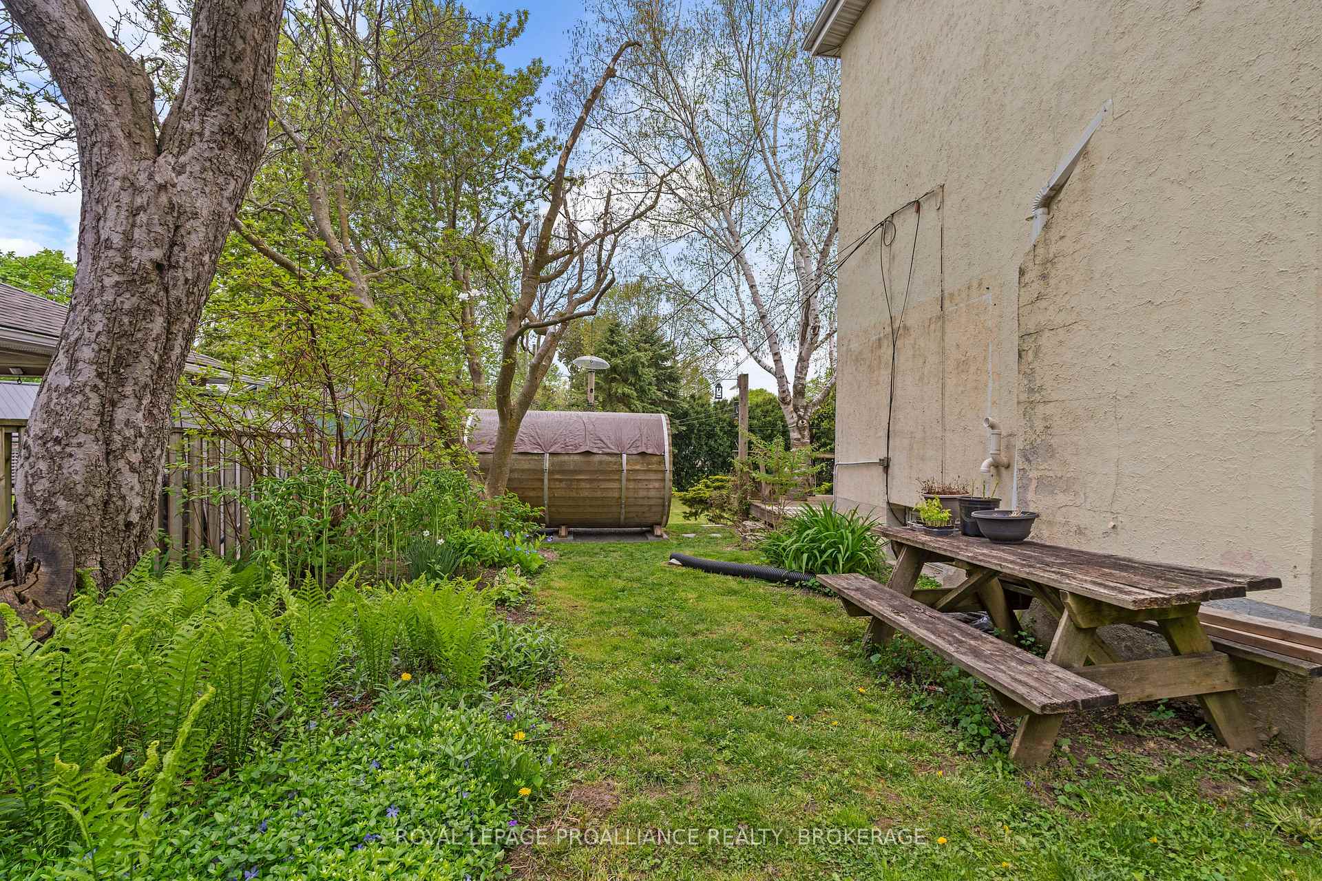 Photo 35 of 100 Indian Road, Kingston, West of Sir John A. Blvd — HOMEH