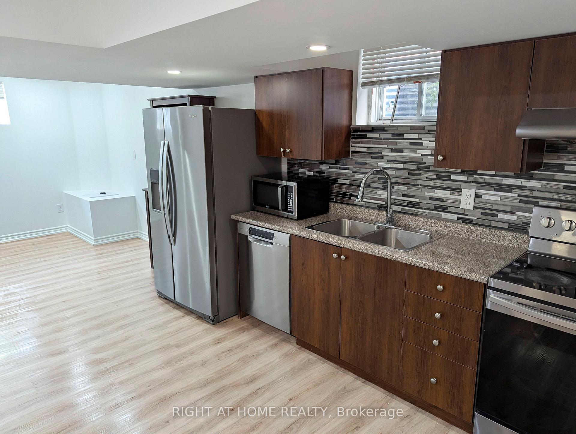 Photo 8 of 227 Leiterman Drive, Milton, Willmott — HOMEH