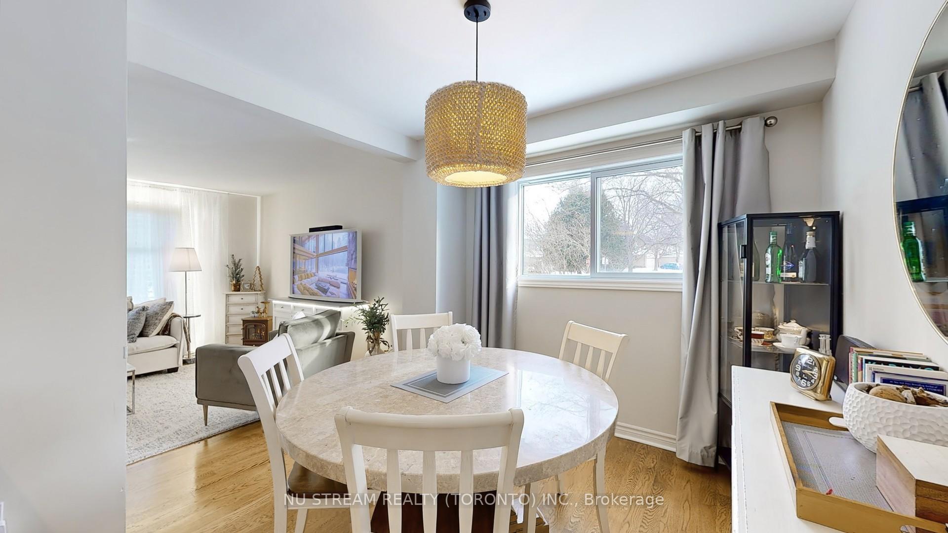 Photo 14 of 2 Liebeck Crescent, Markham, Unionville — HOMEH