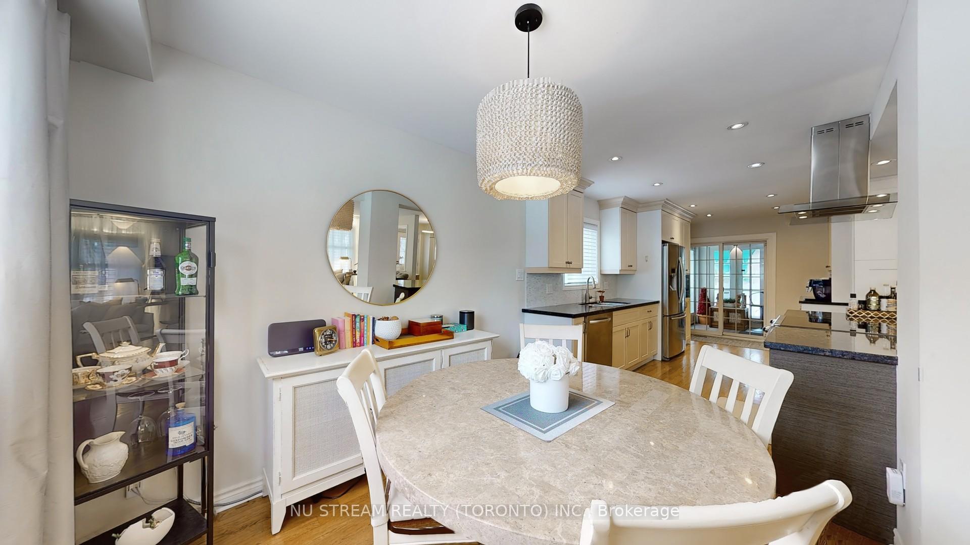 Photo 16 of 2 Liebeck Crescent, Markham, Unionville — HOMEH