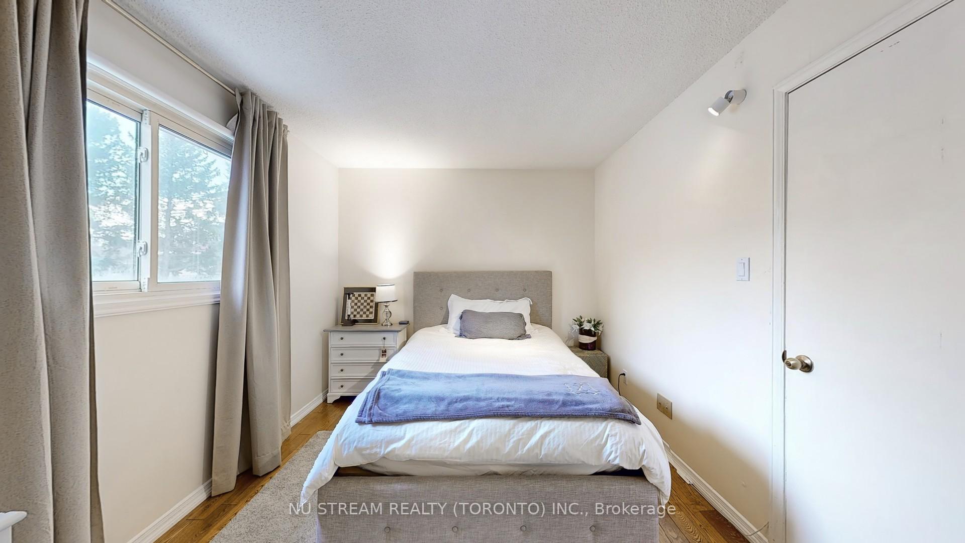 Photo 21 of 2 Liebeck Crescent, Markham, Unionville — HOMEH