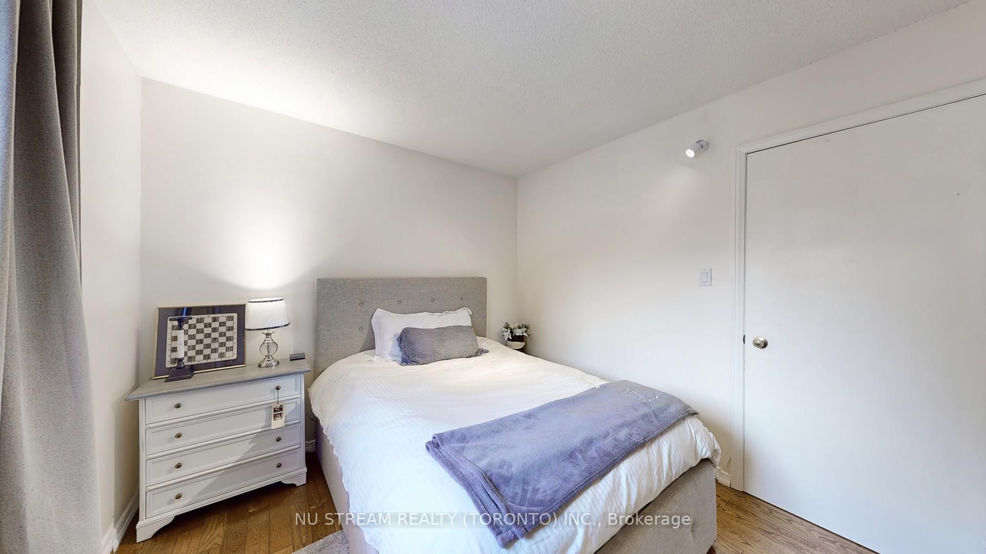 Photo 22 of 2 Liebeck Crescent, Markham, Unionville — HOMEH