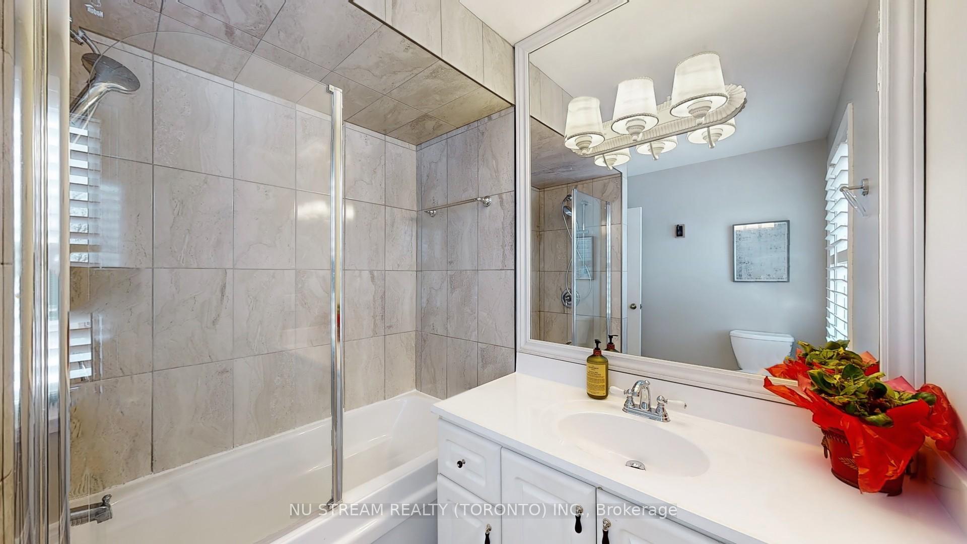 Photo 32 of 2 Liebeck Crescent, Markham, Unionville — HOMEH