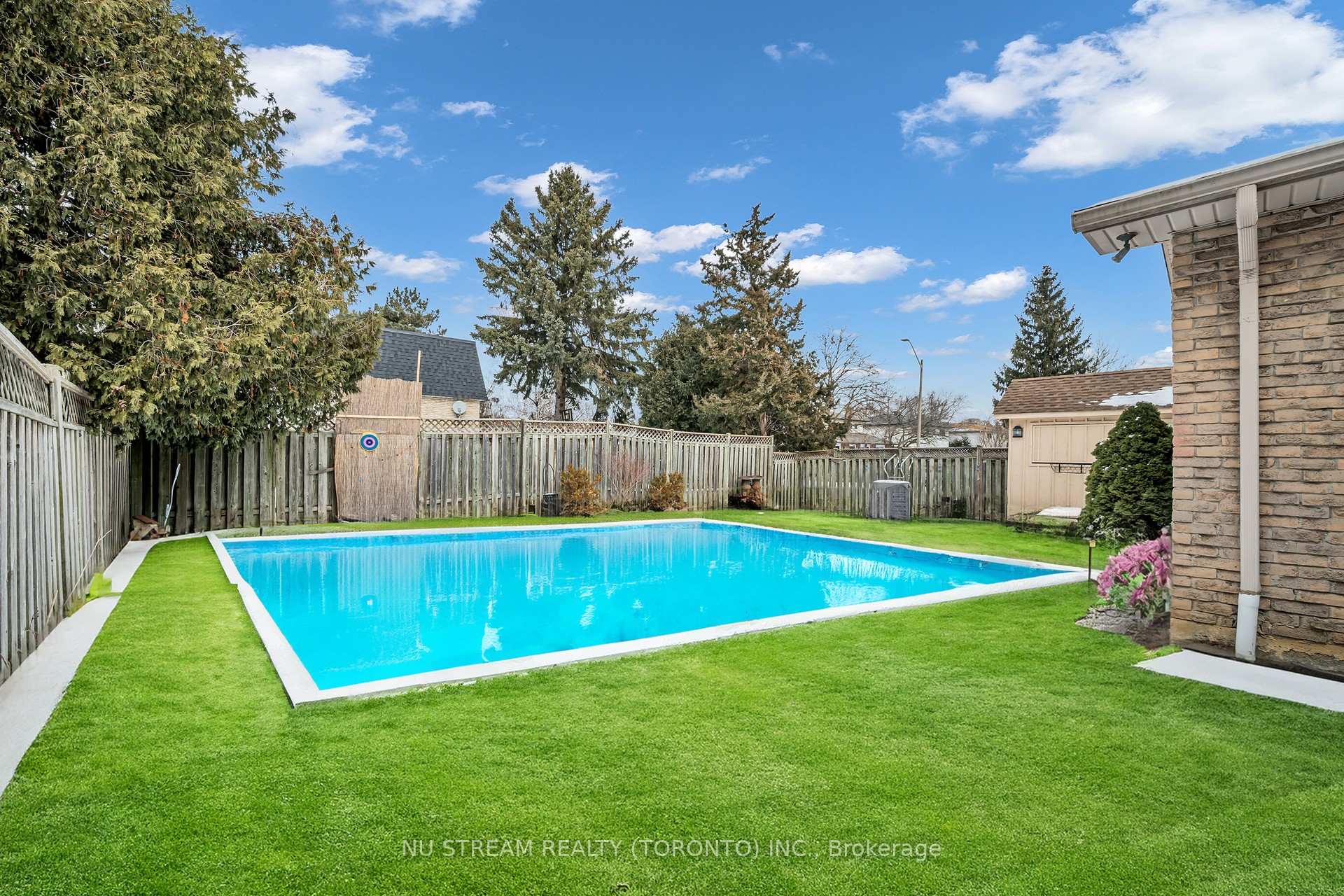 Photo 40 of 2 Liebeck Crescent, Markham, Unionville — HOMEH