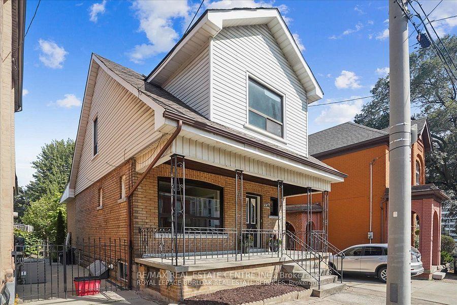 Photo 2 of 234 Market (Upper Level) Street, Hamilton, Strathcona — HOMEH