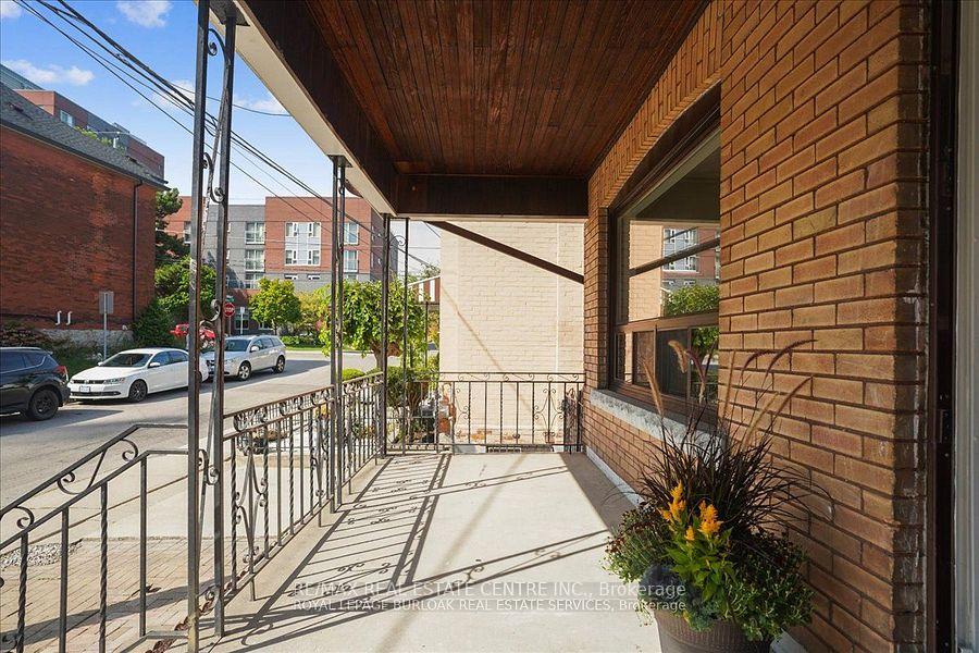 Photo 5 of 234 Market (Upper Level) Street, Hamilton, Strathcona — HOMEH