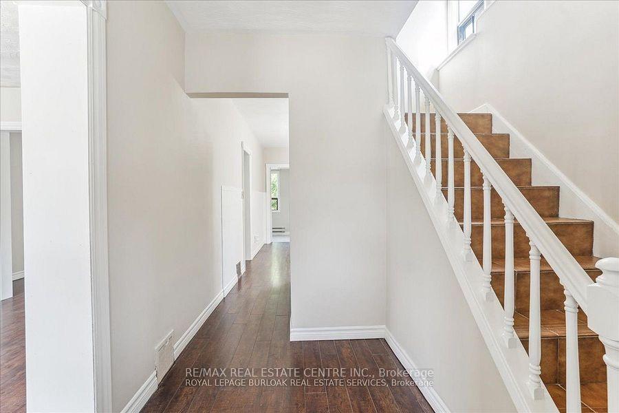 Photo 6 of 234 Market (Upper Level) Street, Hamilton, Strathcona — HOMEH