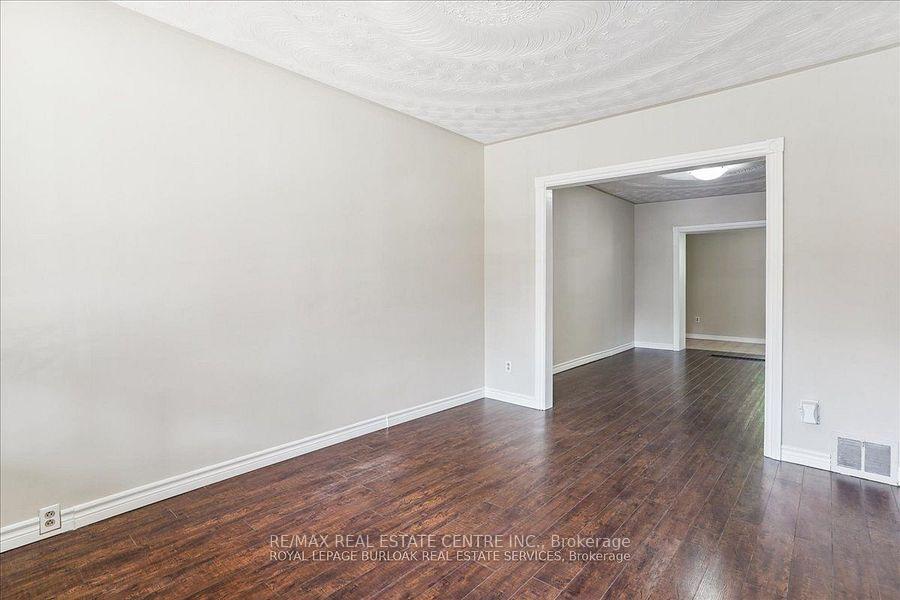 Photo 8 of 234 Market (Upper Level) Street, Hamilton, Strathcona — HOMEH