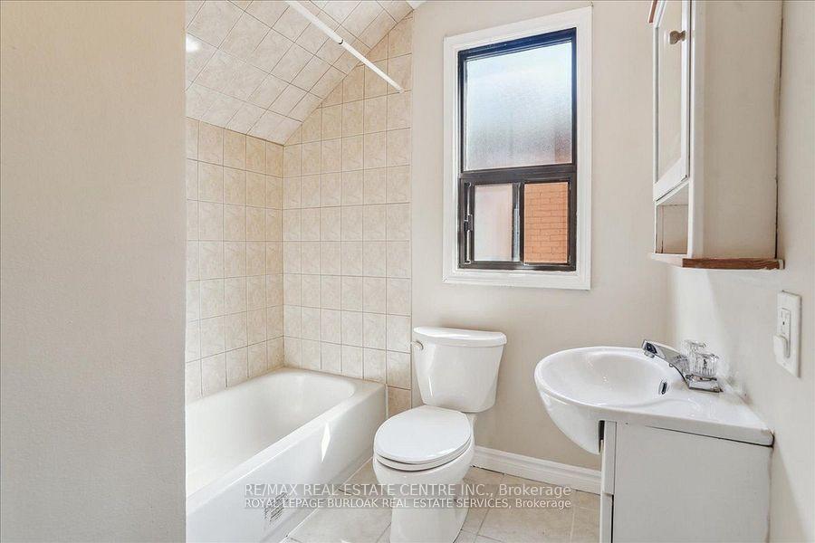 Photo 16 of 234 Market (Upper Level) Street, Hamilton, Strathcona — HOMEH