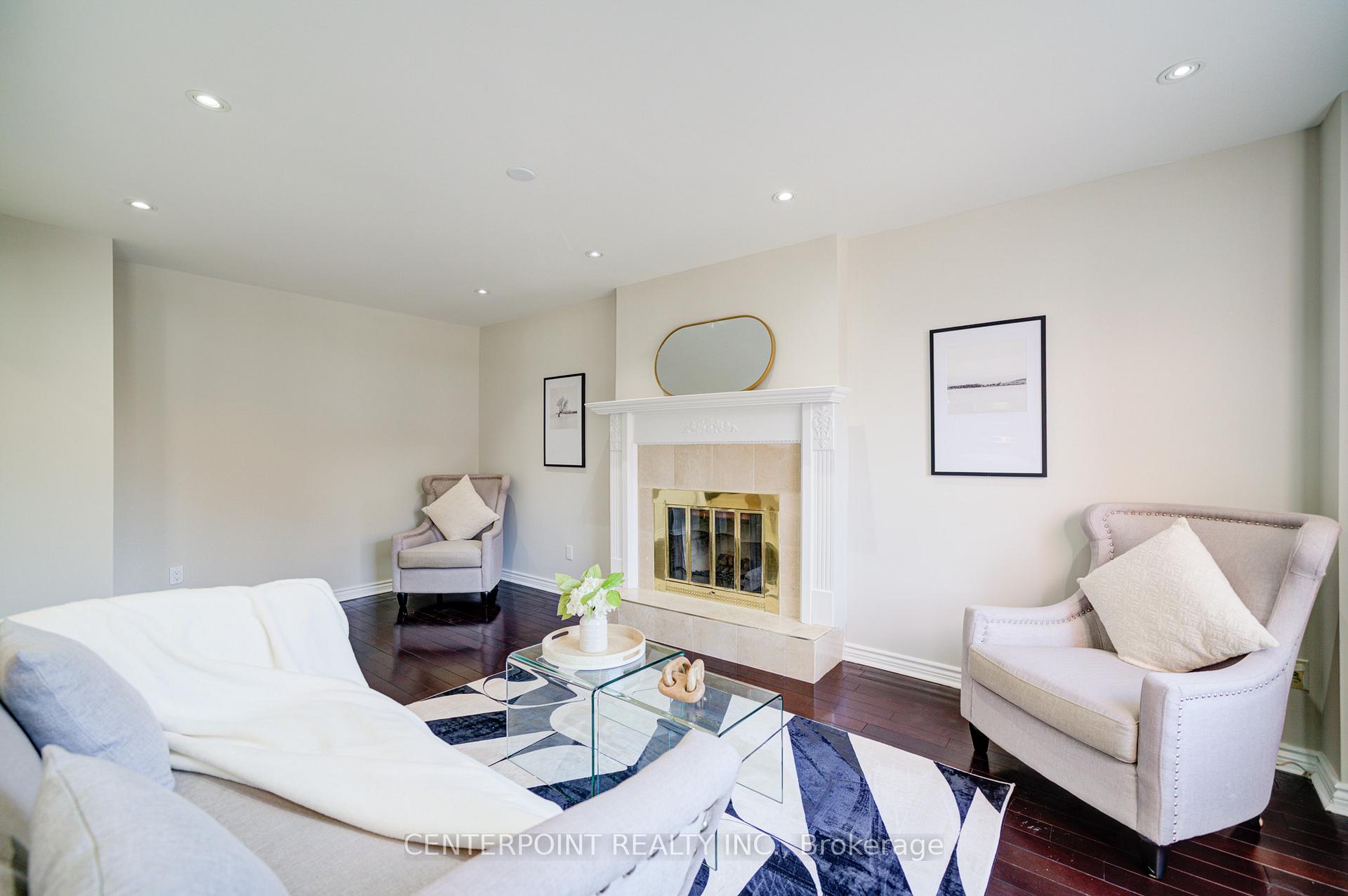 Photo 6 of 20 Norman Ross Drive, Markham, Middlefield — HOMEH