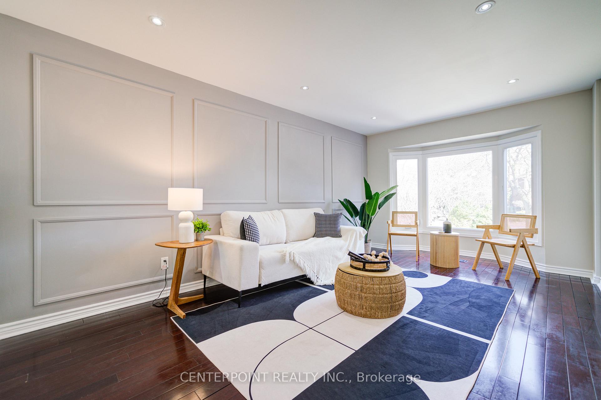 Photo 10 of 20 Norman Ross Drive, Markham, Middlefield — HOMEH