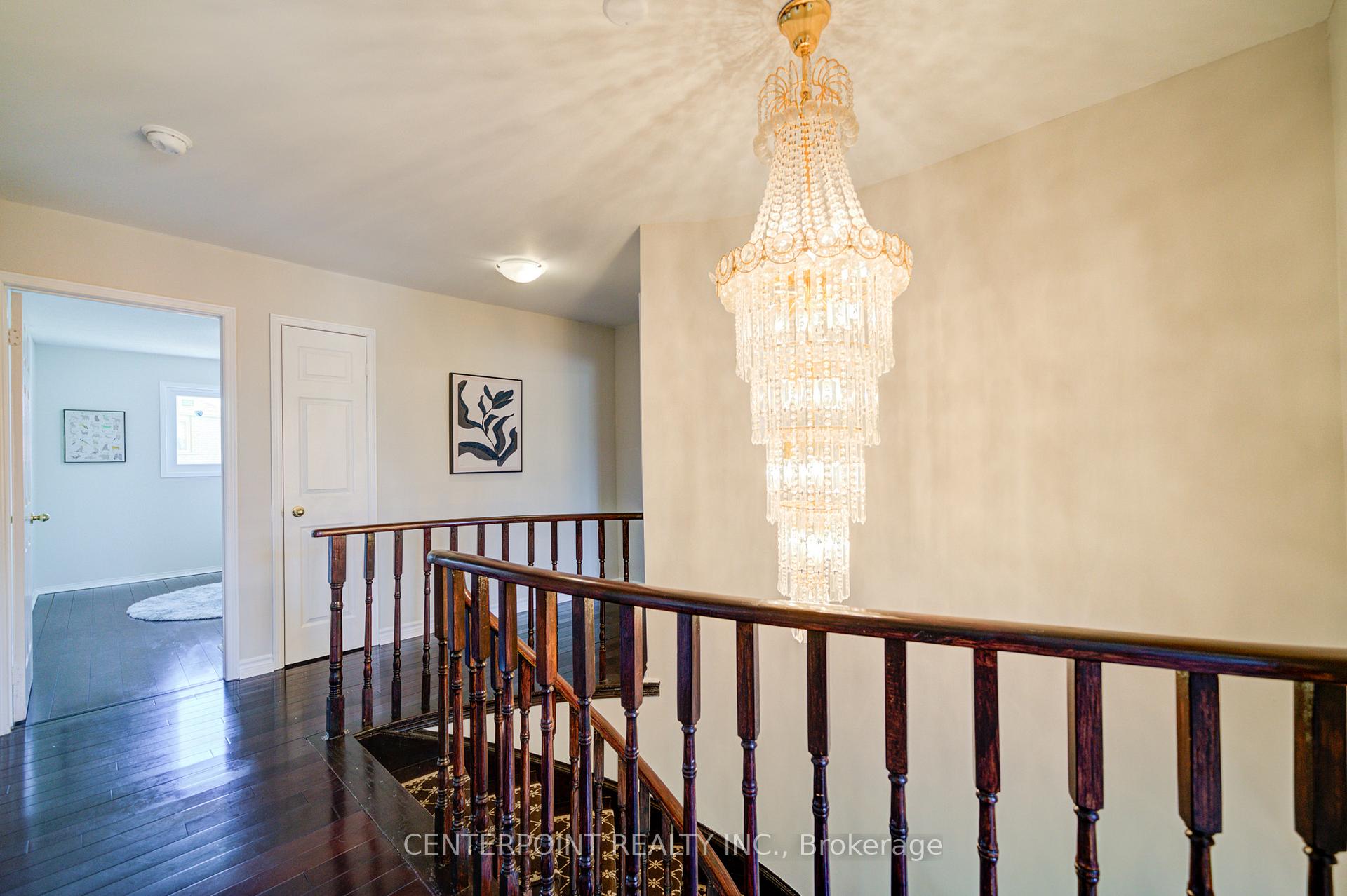 Photo 18 of 20 Norman Ross Drive, Markham, Middlefield — HOMEH