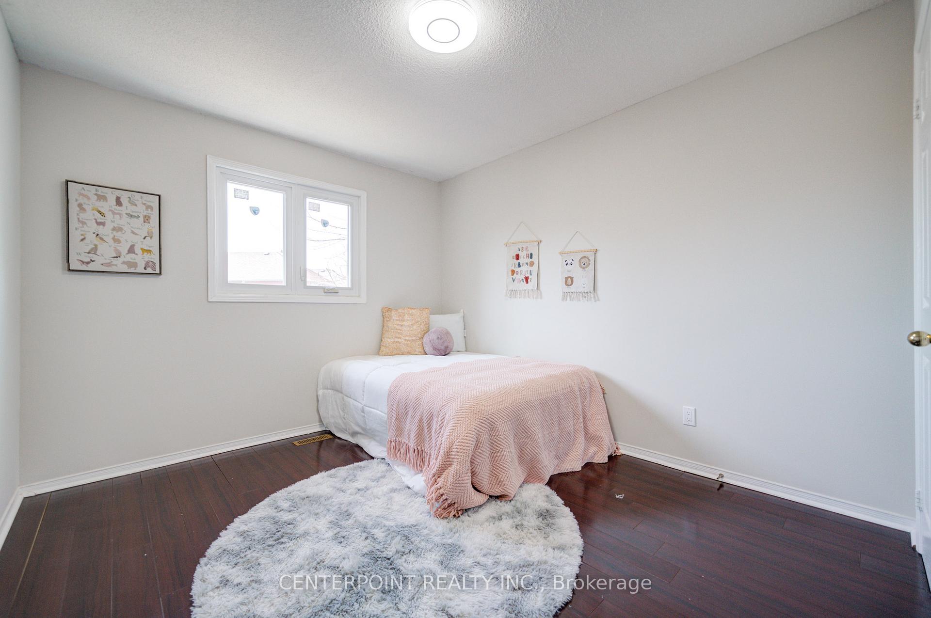 Photo 23 of 20 Norman Ross Drive, Markham, Middlefield — HOMEH