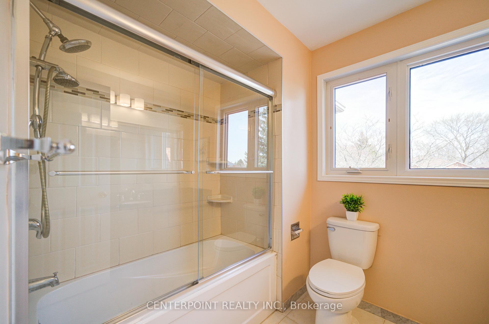 Photo 25 of 20 Norman Ross Drive, Markham, Middlefield — HOMEH