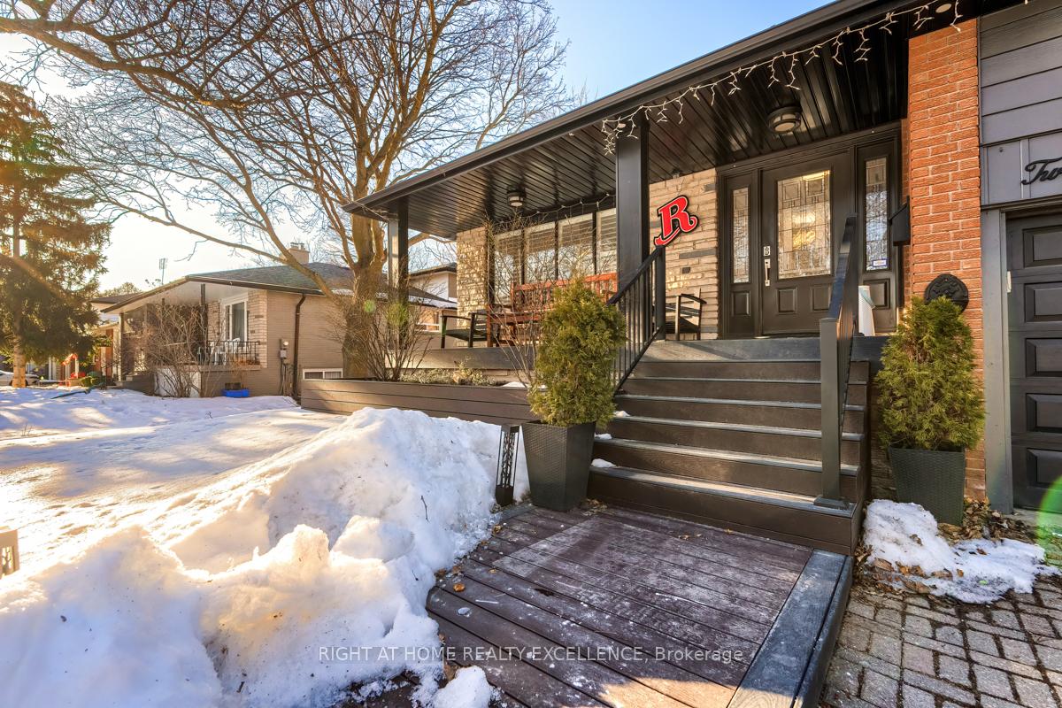 Photo 2 of 22 Captain Armstrong's Lane, Markham, Sherwood-Amberglen — HOMEH