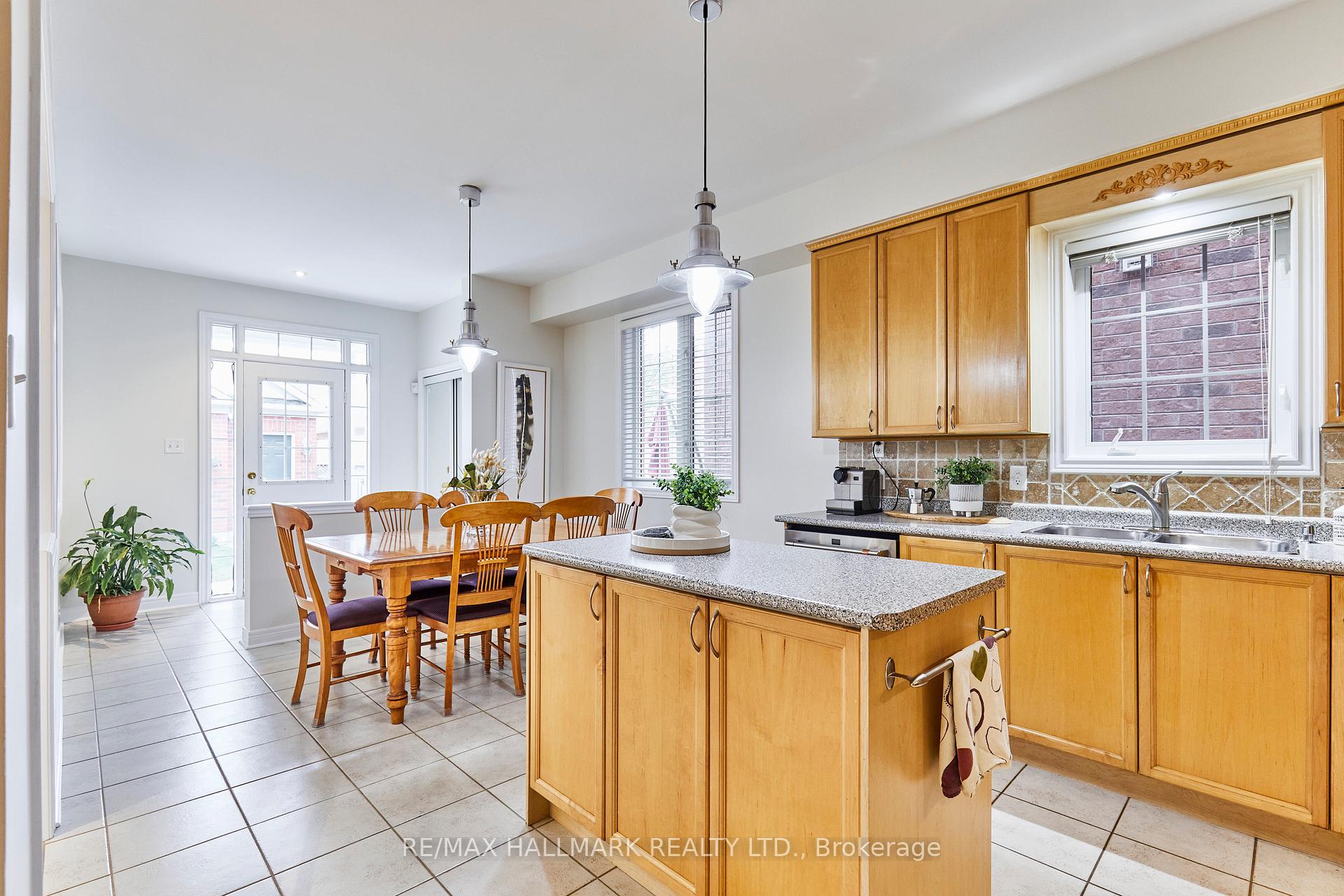 Photo 13 of 259 Country Glen Road, Markham, Cornell — HOMEH
