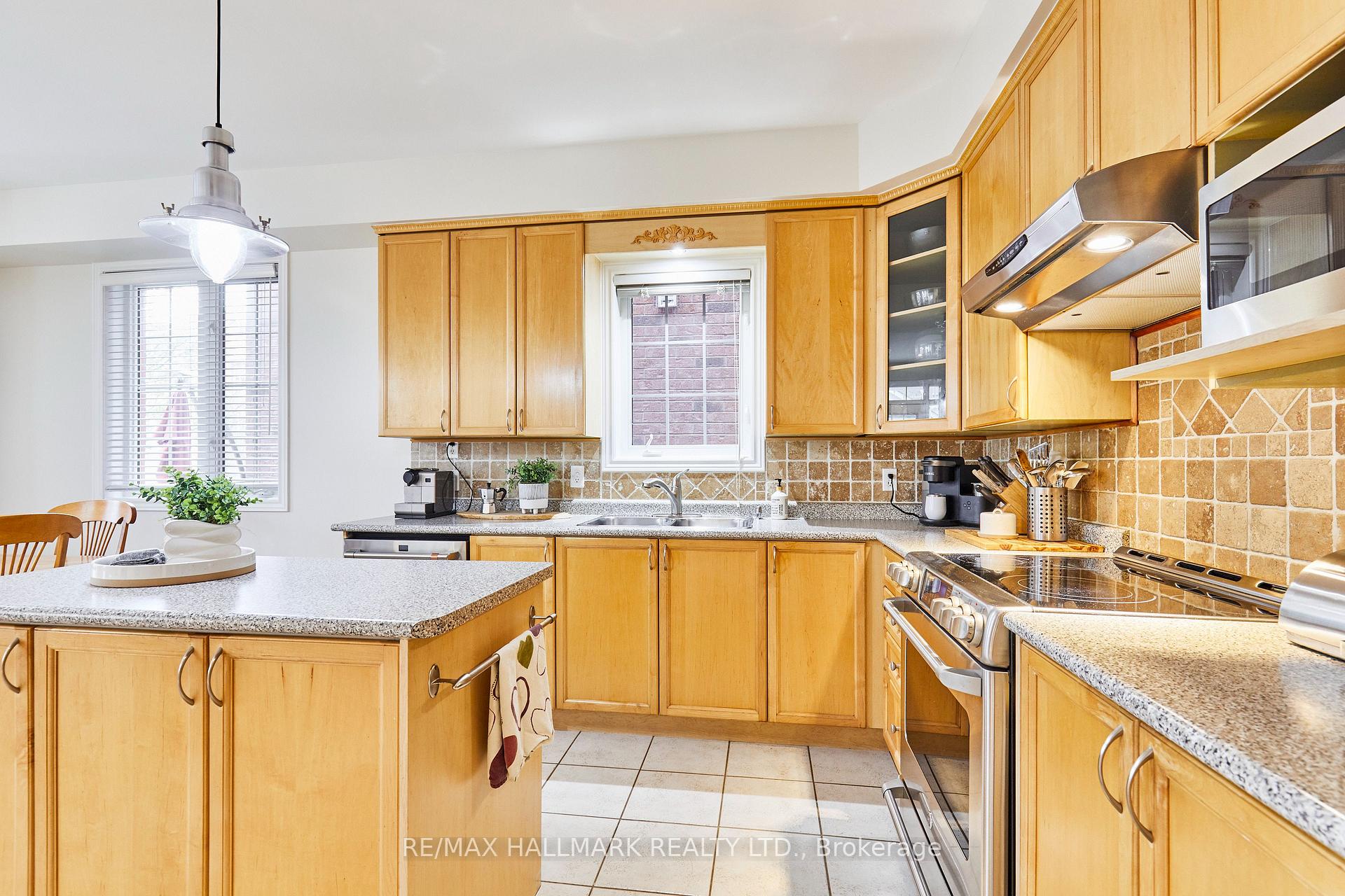 Photo 14 of 259 Country Glen Road, Markham, Cornell — HOMEH