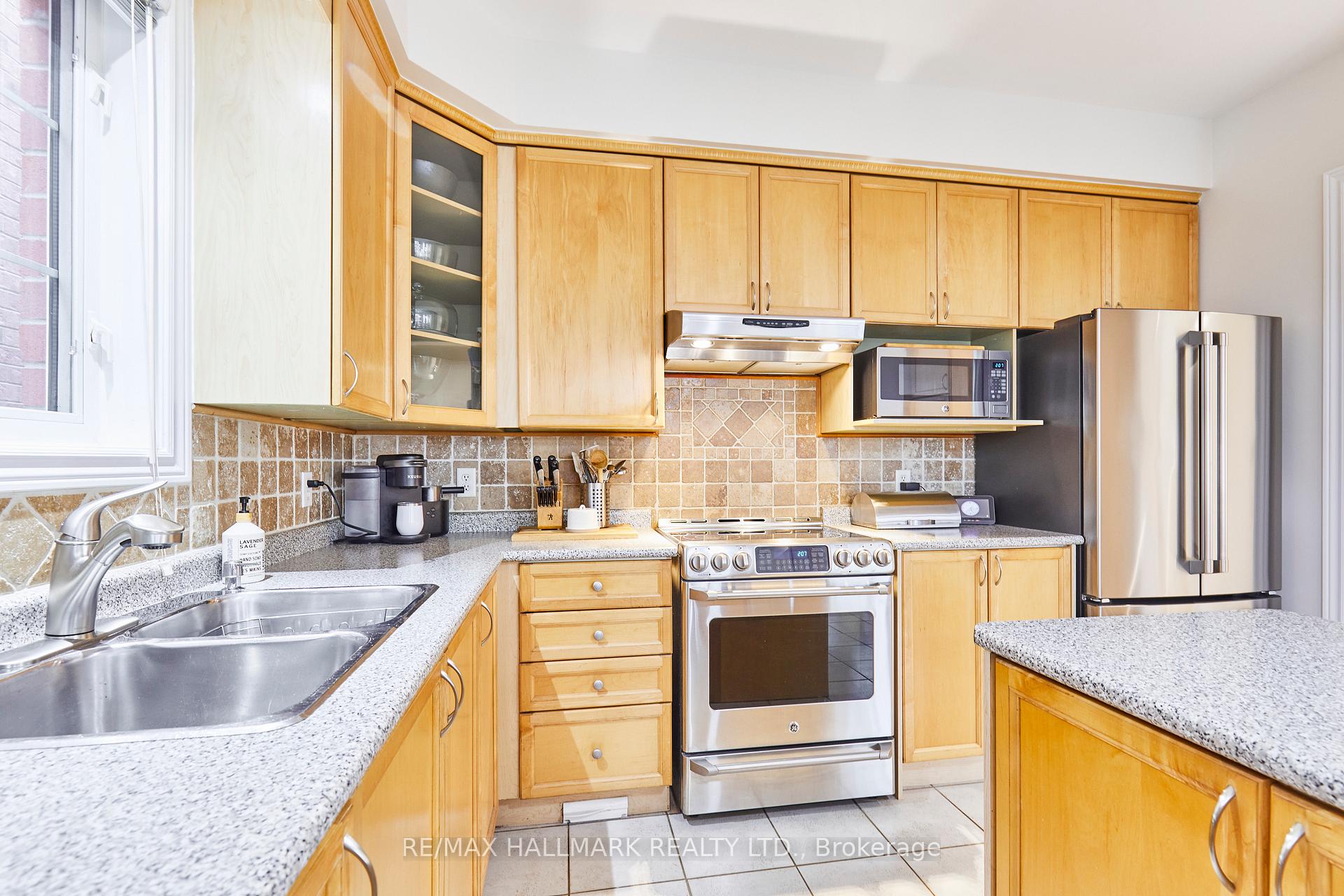 Photo 15 of 259 Country Glen Road, Markham, Cornell — HOMEH