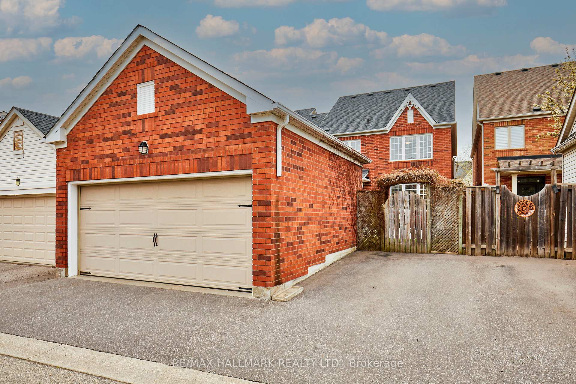 Photo 44 of 259 Country Glen Road, Markham, Cornell — HOMEH