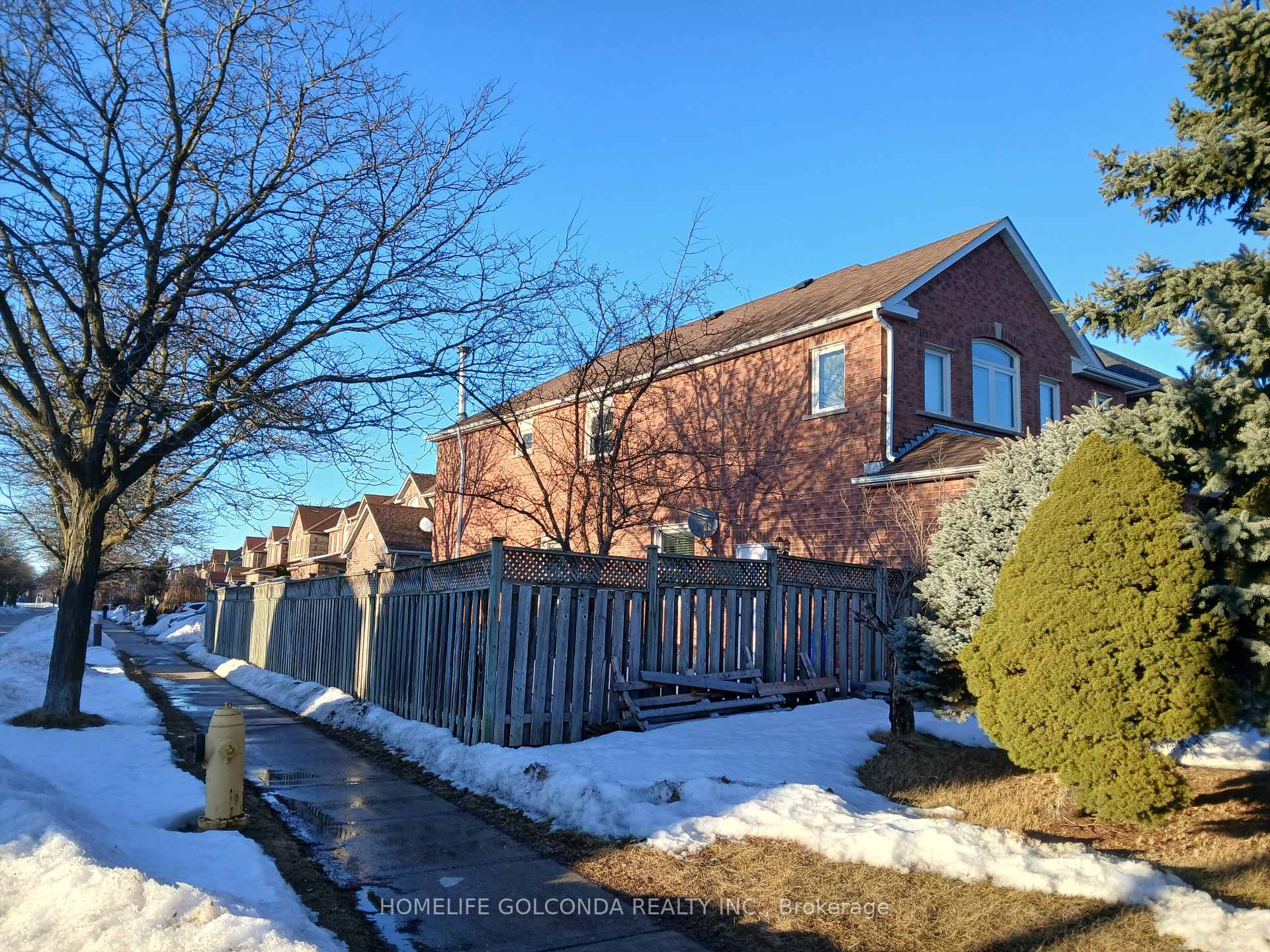Photo 3 of 85 Laird Drive, Markham, Middlefield — HOMEH