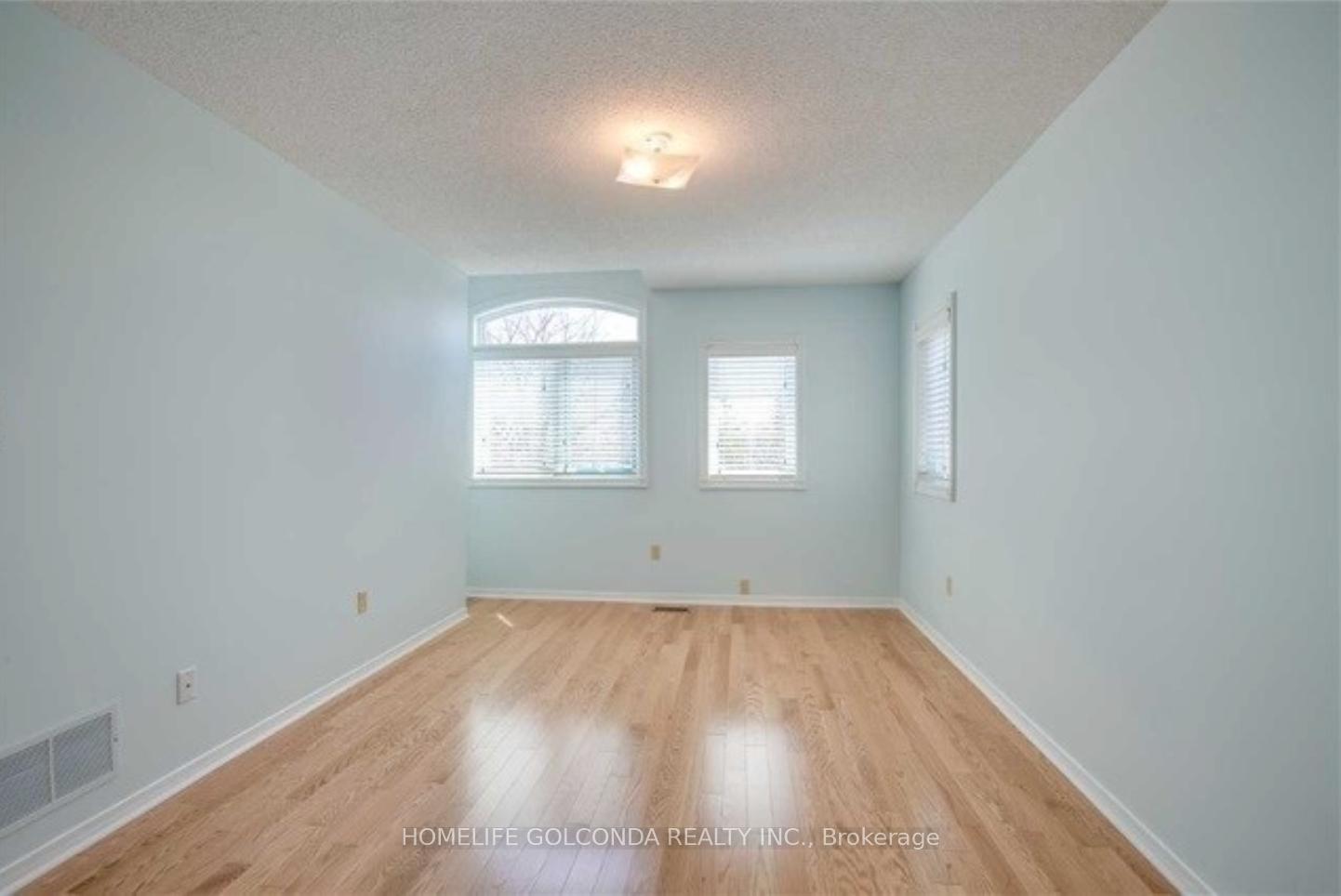 Photo 8 of 85 Laird Drive, Markham, Middlefield — HOMEH