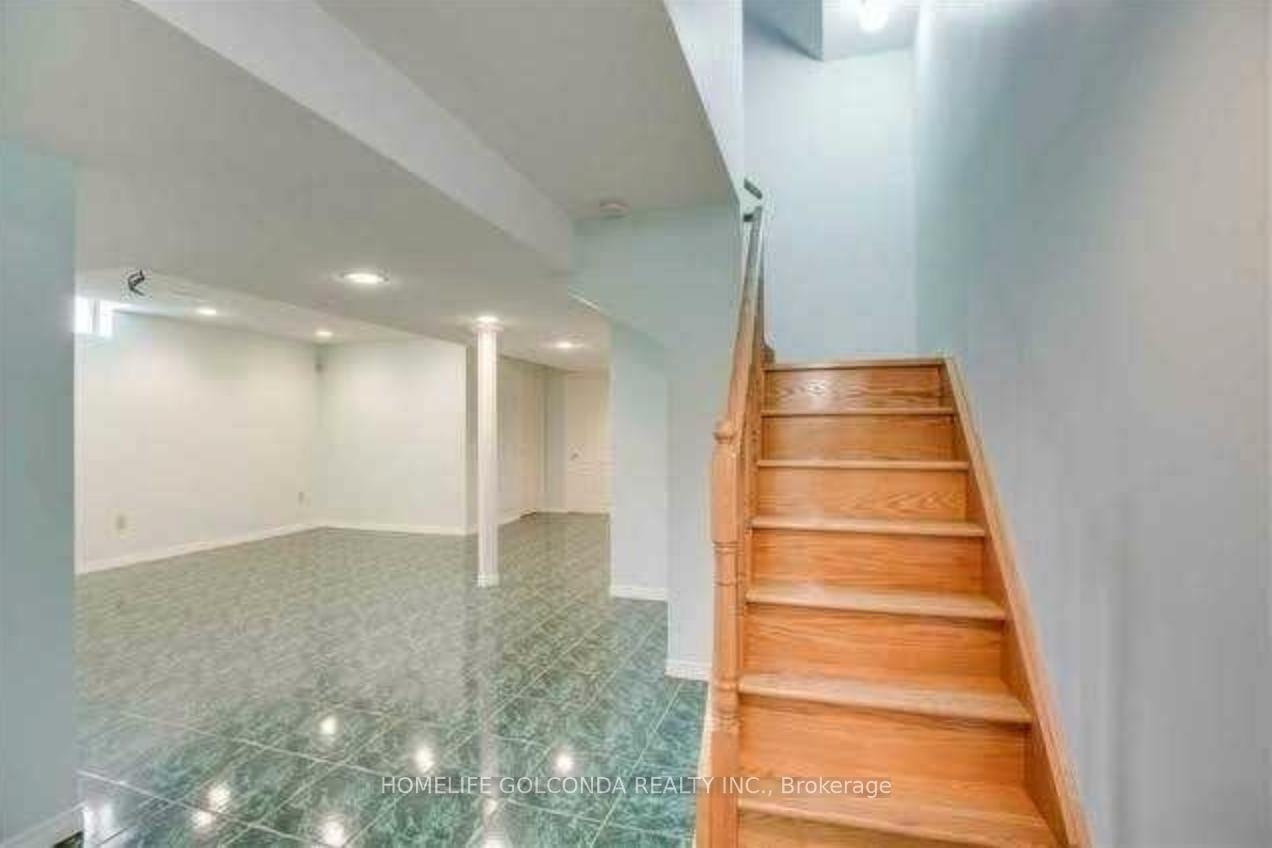 Photo 9 of 85 Laird Drive, Markham, Middlefield — HOMEH