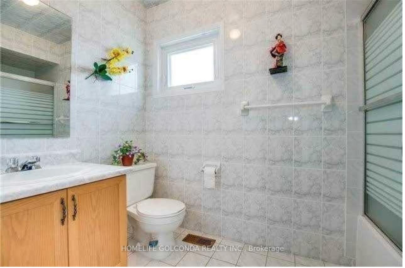 Photo 12 of 85 Laird Drive, Markham, Middlefield — HOMEH