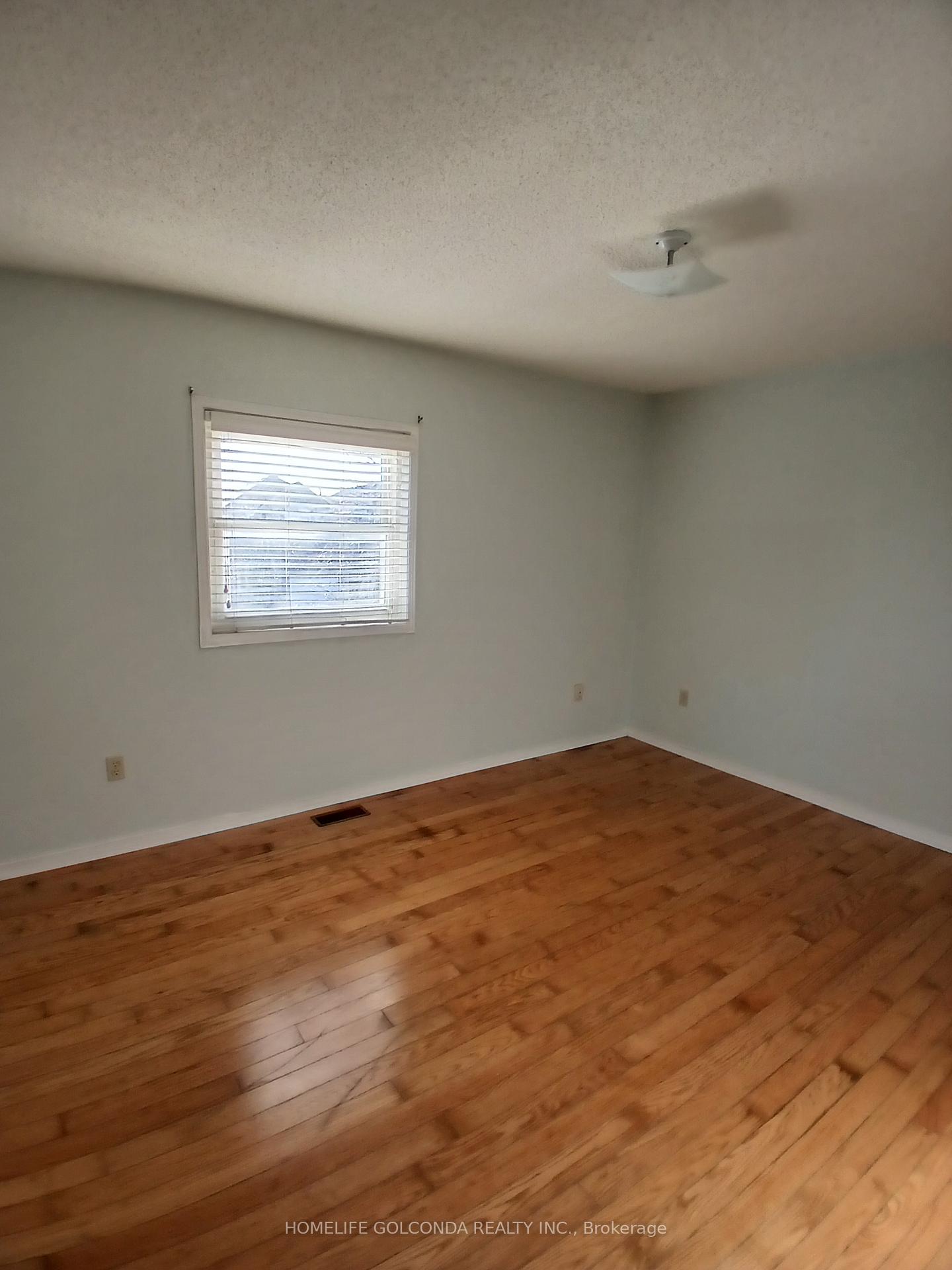 Photo 15 of 85 Laird Drive, Markham, Middlefield — HOMEH