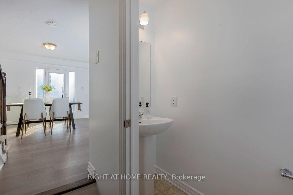 Photo 6 of 731 Juneberry Lane, Ottawa, Kanata - Emerald Meadows/Trailwest — HOMEH