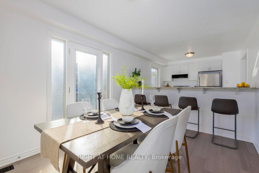 Photo 9 of 731 Juneberry Lane, Ottawa, Kanata - Emerald Meadows/Trailwest — HOMEH