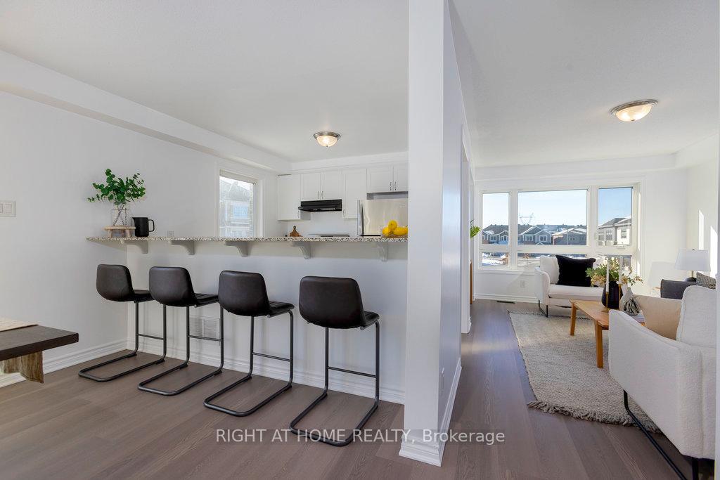 Photo 11 of 731 Juneberry Lane, Ottawa, Kanata - Emerald Meadows/Trailwest — HOMEH