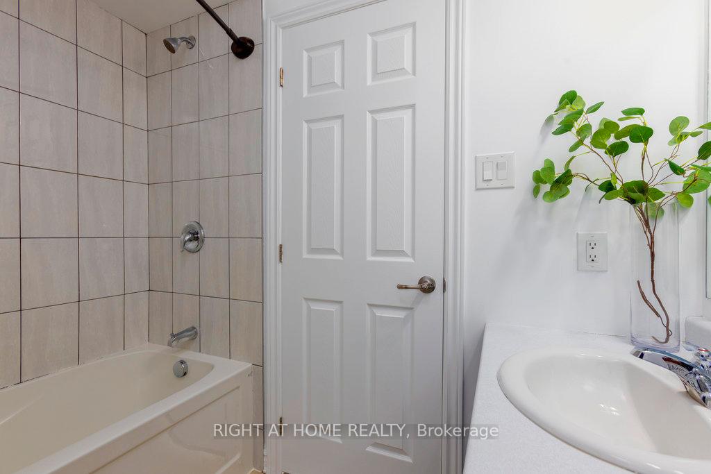 Photo 22 of 731 Juneberry Lane, Ottawa, Kanata - Emerald Meadows/Trailwest — HOMEH