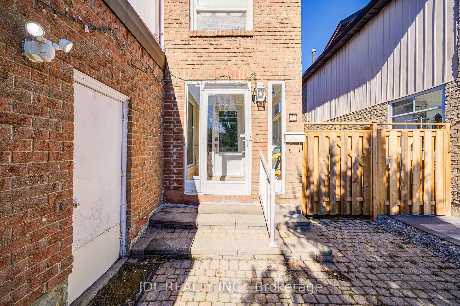 Photo 3 of 55 Barrington Crescent, Markham, Milliken Mills West — HOMEH