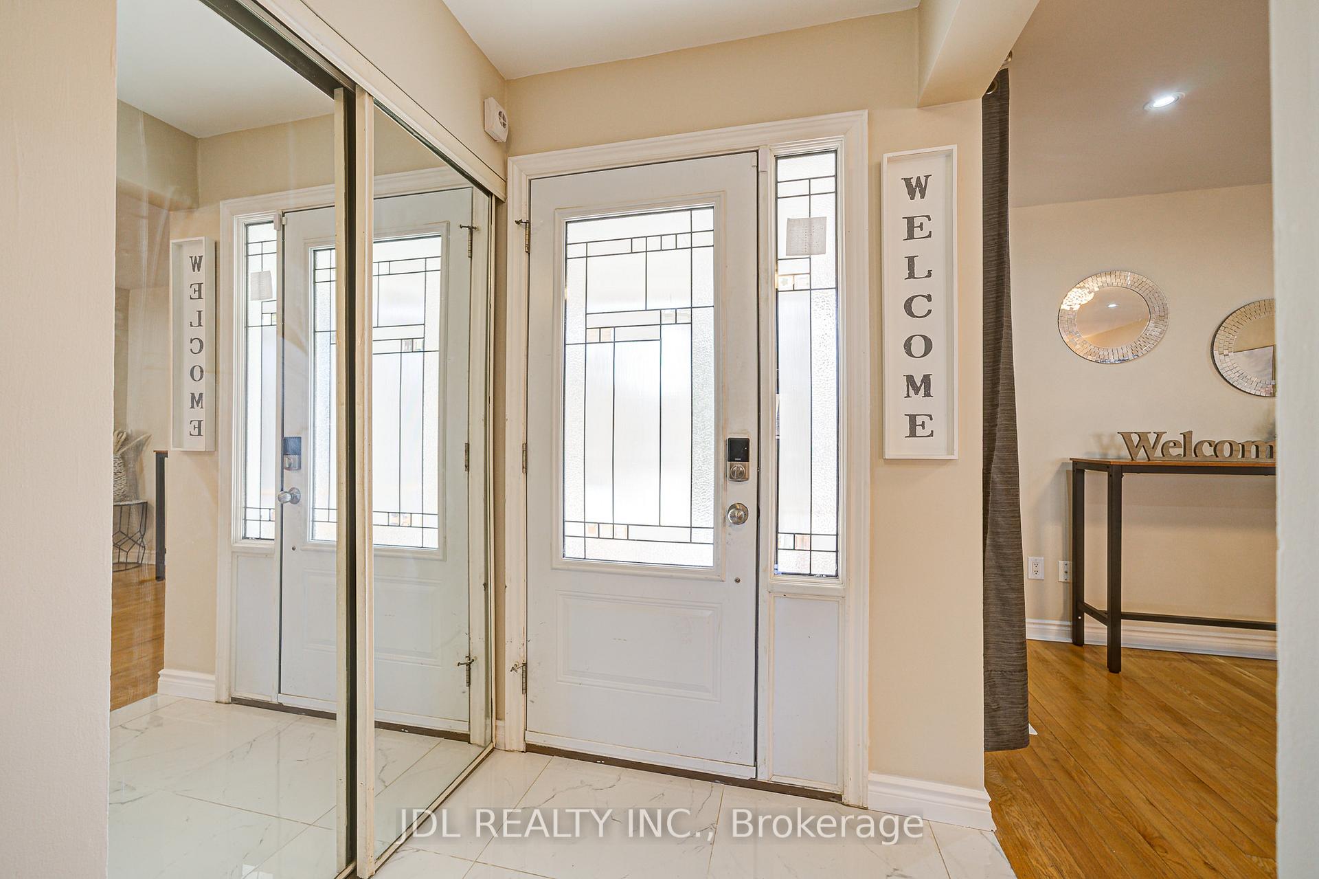 Photo 5 of 55 Barrington Crescent, Markham, Milliken Mills West — HOMEH