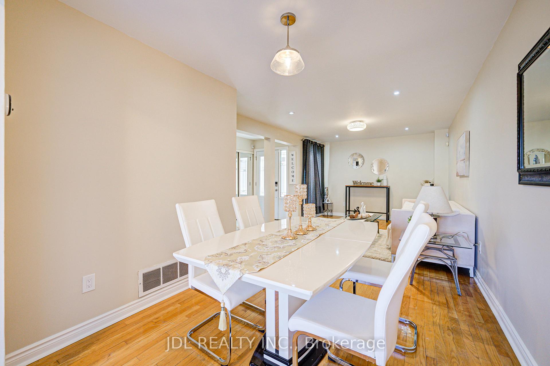 Photo 13 of 55 Barrington Crescent, Markham, Milliken Mills West — HOMEH