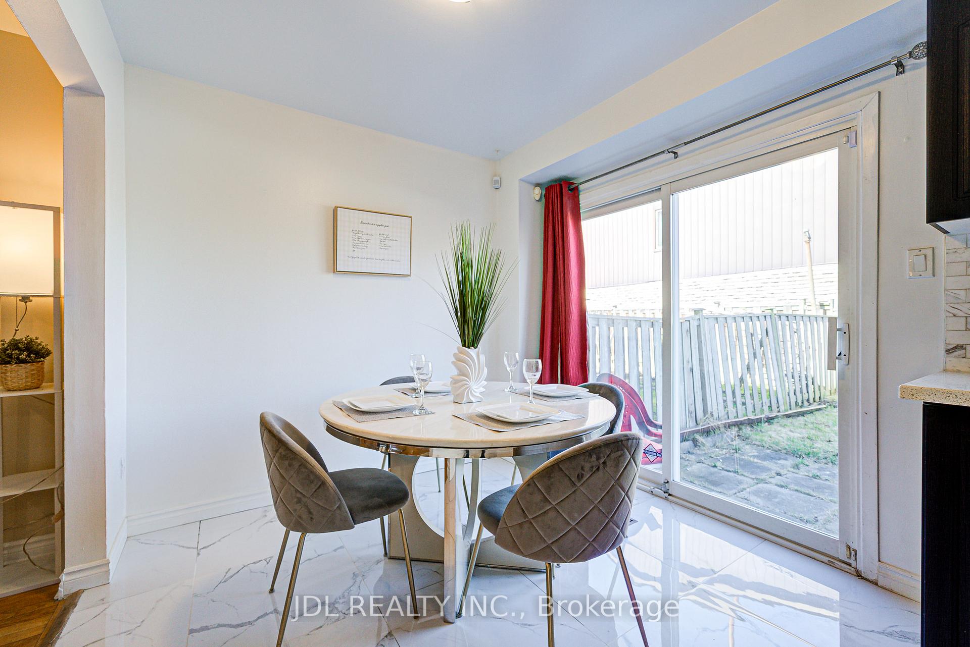 Photo 17 of 55 Barrington Crescent, Markham, Milliken Mills West — HOMEH