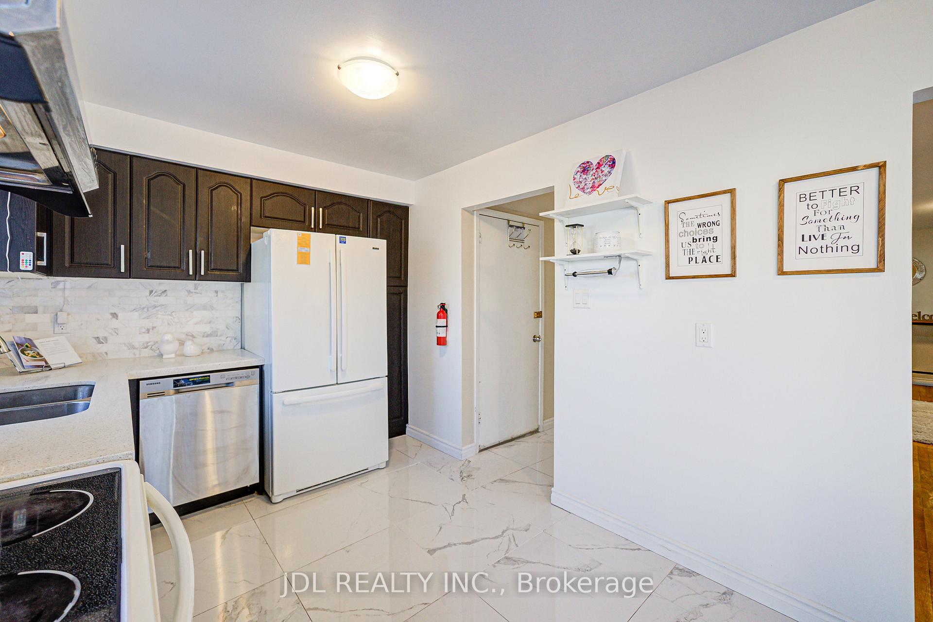 Photo 19 of 55 Barrington Crescent, Markham, Milliken Mills West — HOMEH