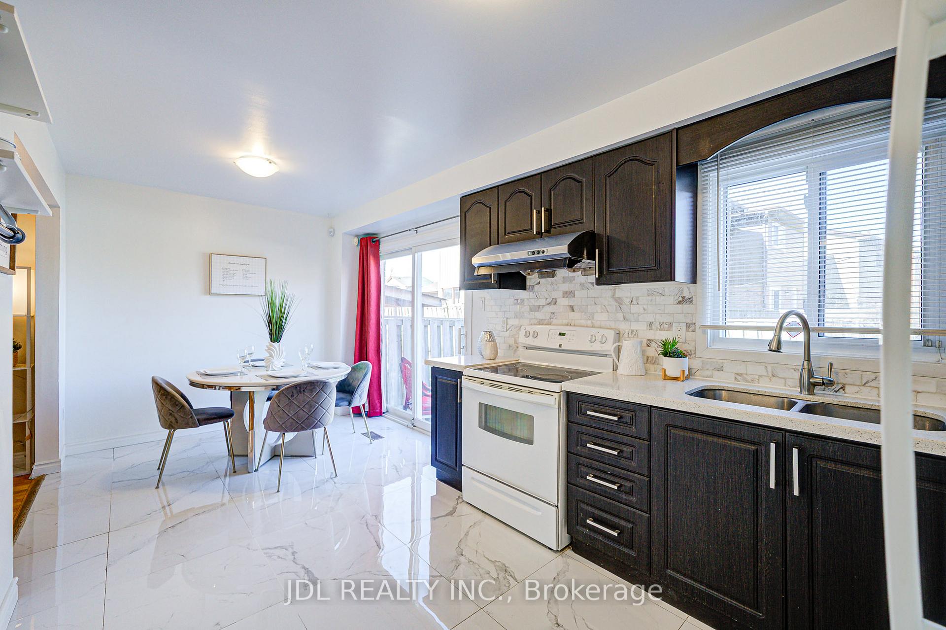 Photo 20 of 55 Barrington Crescent, Markham, Milliken Mills West — HOMEH