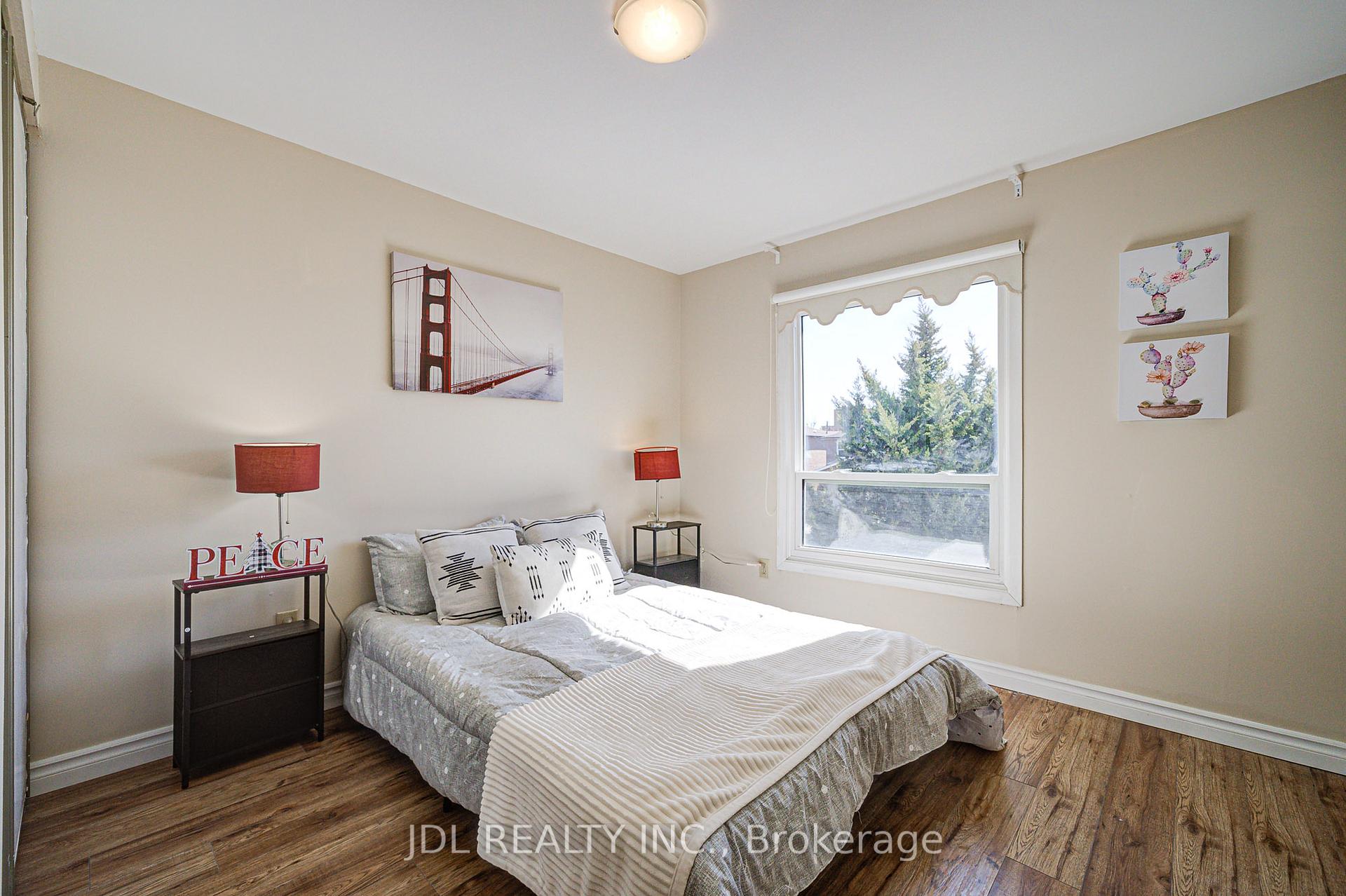 Photo 24 of 55 Barrington Crescent, Markham, Milliken Mills West — HOMEH