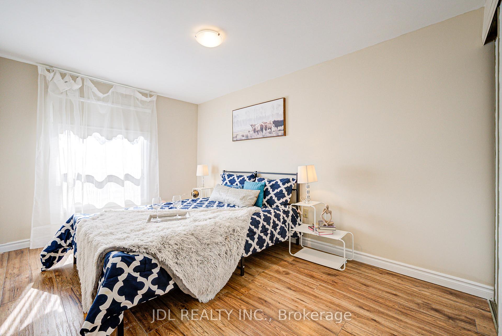 Photo 26 of 55 Barrington Crescent, Markham, Milliken Mills West — HOMEH