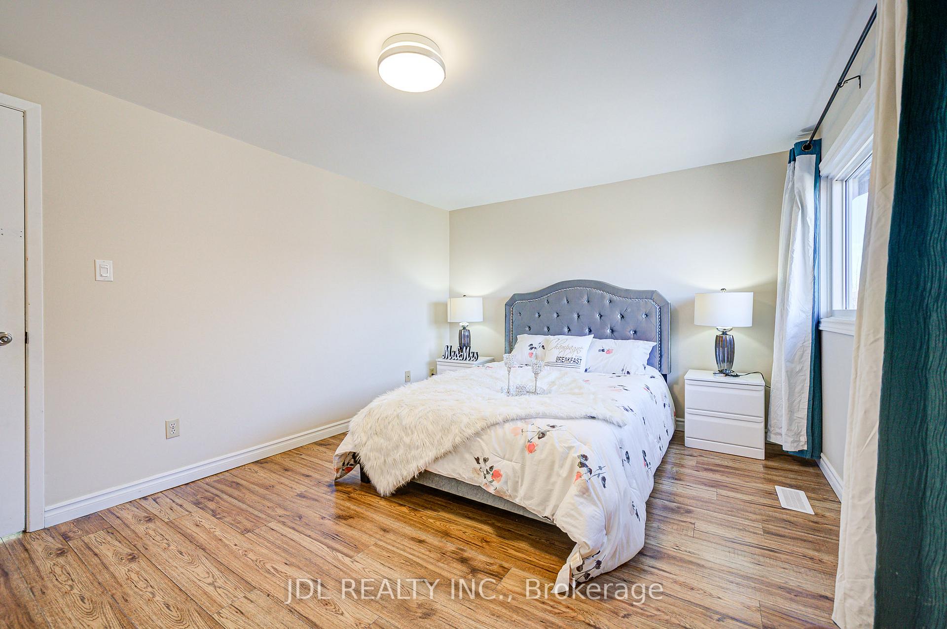 Photo 29 of 55 Barrington Crescent, Markham, Milliken Mills West — HOMEH