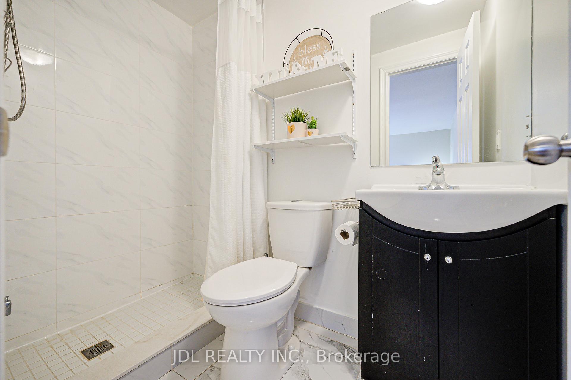 Photo 33 of 55 Barrington Crescent, Markham, Milliken Mills West — HOMEH