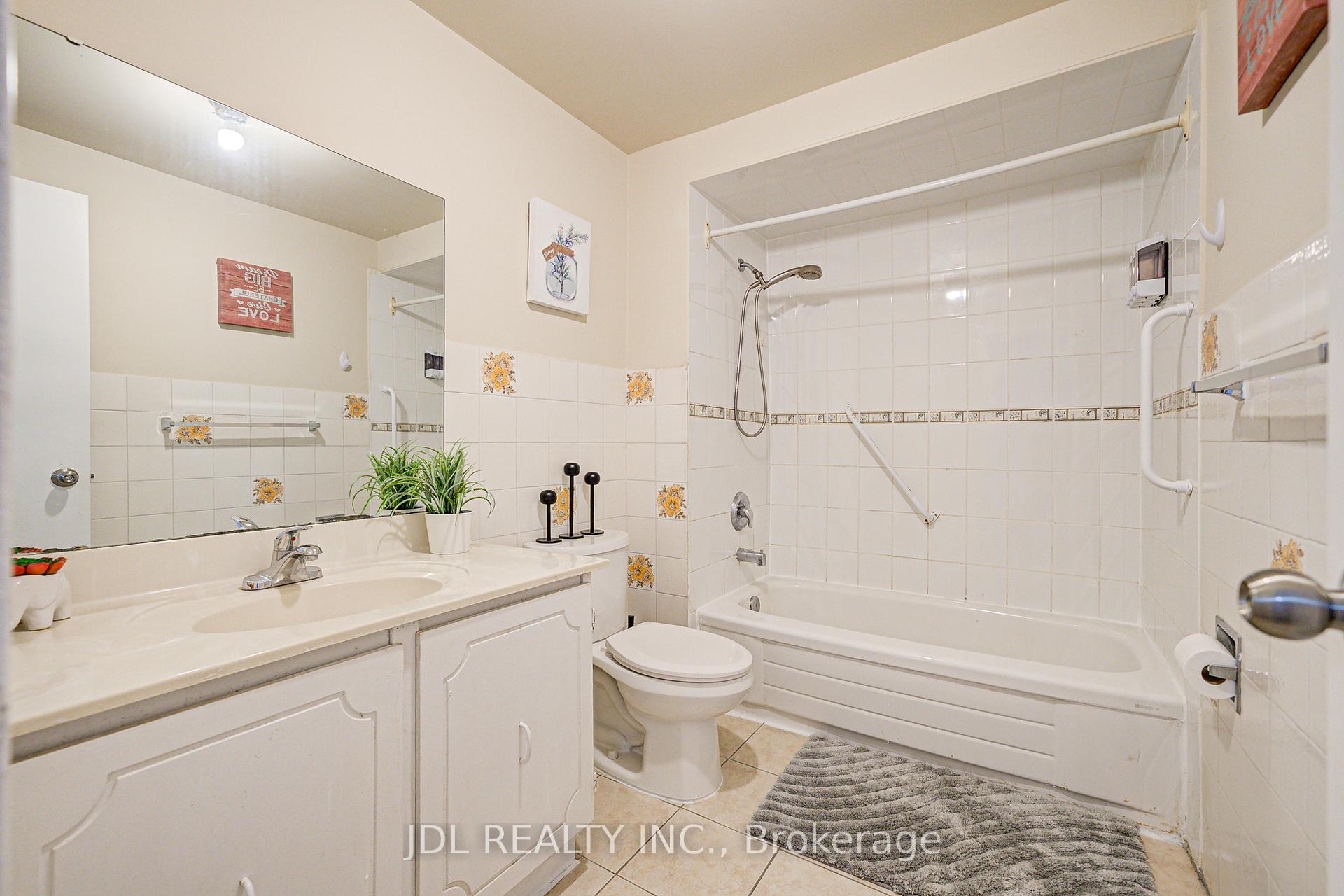Photo 35 of 55 Barrington Crescent, Markham, Milliken Mills West — HOMEH