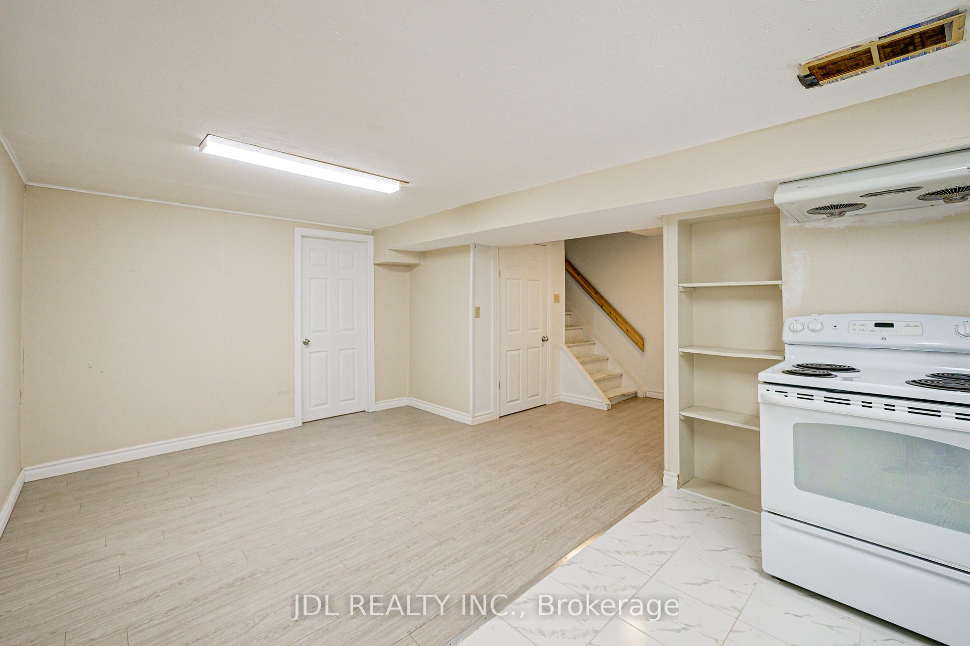 Photo 41 of 55 Barrington Crescent, Markham, Milliken Mills West — HOMEH