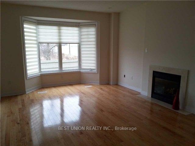 Photo 4 of 73 William Bartlett Drive, Markham, Berczy — HOMEH