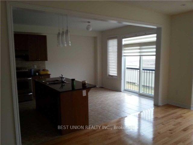 Photo 5 of 73 William Bartlett Drive, Markham, Berczy — HOMEH