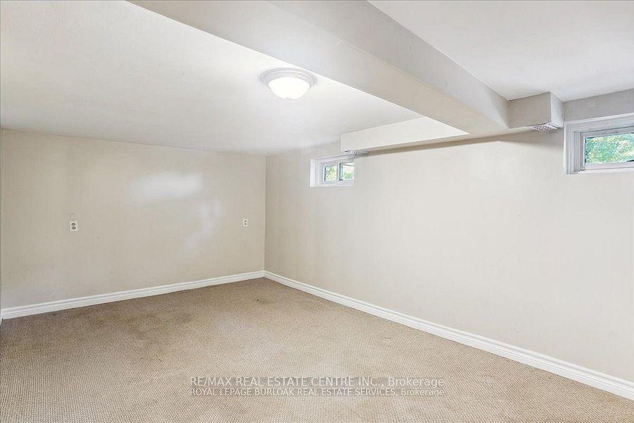 Photo 5 of 234 Market (Basement) Street, Hamilton, Strathcona — HOMEH