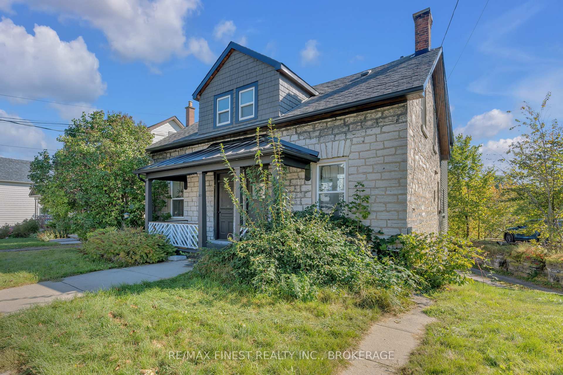Front of 325 Sydenham Street